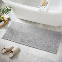Mini Bobble Bath Runner -Dunelm 30686375