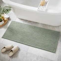 Mini Bobble Bath Runner -Dunelm 30867942
