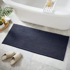Mini Bobble Bath Runner -Dunelm 30867944