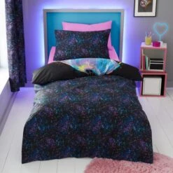 Football Graphic Girl Single Duvet Cover And Pillowcase Set 10 Football Graphic Girl Single Duvet Cover And Pillowcase Set -Dunelm 30898210 alt02