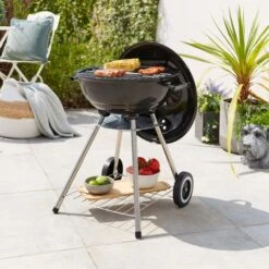 Kettle Charcoal BBQ -Dunelm 30926365 alt02